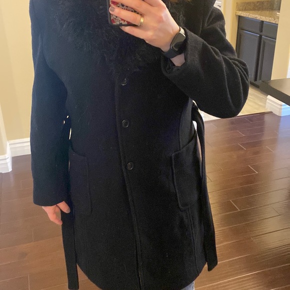 Black womens jacket with faux fur collar - Picture 7 of 9